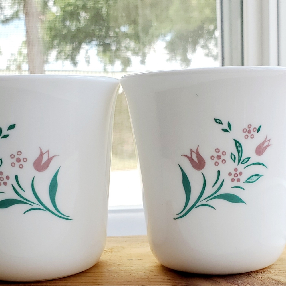 Corelle Mugs, Matching Pair. Rosemarie Pattern. Wide handle.